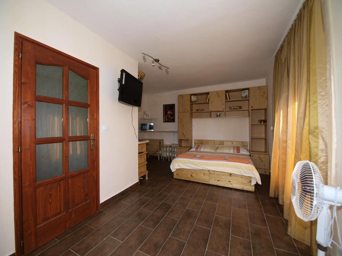 Sarreti Apartmanhaz Балатонфюред Екстер'єр фото